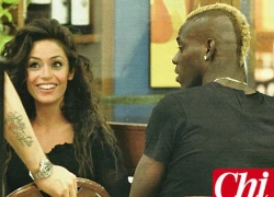 Balotelli chơi đùa với bồ cũ và con gái