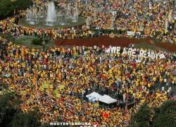 Biểu tình rung chuyển Barcelona đòi tách Catalonia khỏi Tây Ban Nha