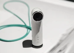 Camera kiểu dáng độc của HTC chuẩn bị bán ra