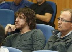 Carles Puyol cắp sách đến trường để thành Giám đốc thể thao