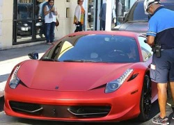 Đỗ siêu xe Ferrari sai chỗ, Justin Bieber bị phạt 200 USD