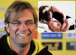 HLV Klopp say sưa kể lại trải nghiệm lần đầu xem "phim người lớn"