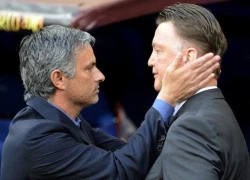 HLV Mourinho và Van Gaal ôm nhau tình cảm