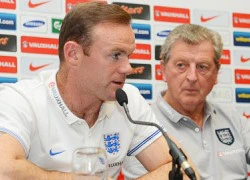 Hodgson chê bai giọng địa phương của Rooney