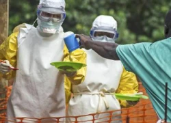 Hơn một nửa nước Mỹ đang &#8220;sống trong sợ hãi&#8221; vì Ebola