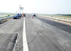 Khẩn trương tìm nguyên nhân nứt mặt đường cao tốc Nội Bài &#8211; Lào Cai