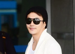 Kwon Sang Woo đẹp trai, bảnh bao ở sân bay