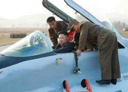 Lãnh đạo Triều Tiên Kim Jong-un vào buồng lái máy bay chiến đấu