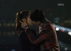 Lee Dong Wook bất ngờ "khóa môi" Shin Se Kyung