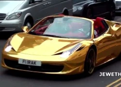 Lóa mắt với siêu xe Ferrari 458 Spider mạ crôm vàng