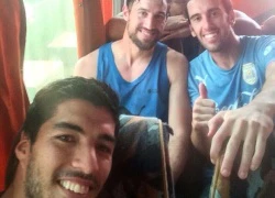 Luis Suarez khoe ảnh tập trung cùng tuyển Uruguay