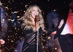 Mariah Carey "khổ sở" khi không lên nổi nốt cao