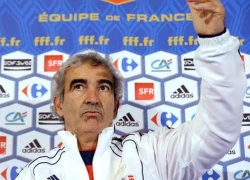 Nhàn rỗi, Raymond Domenech gây chiến Jose Mourinho