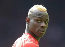 &#8220;Quái vật lông lá&#8221; dọa Balotelli xanh mặt trong WC