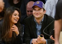 Ashton Kutcher bị tố lừa dối Mila Kunis ngay sau khi lên chức cha