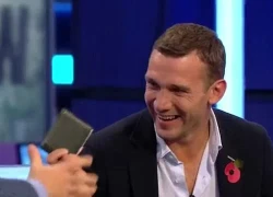 Shevchenko móc túi như 'siêu trộm'