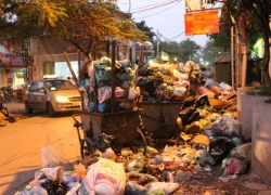 Tập kết rác thải ở phường này, dân phường bên lãnh đủ!