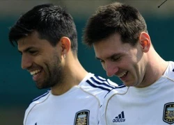 Tiết lộ: Messi nhắn tin tình cảm sến súa với&#8230; Aguero