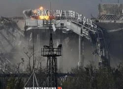 Ukraine: Sốc với hình ảnh sân bay Donetsk tan tành