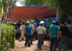 Vụ tai nạn 13 người thương vong: Đôi vợ chồng nghèo tử nạn xa quê!