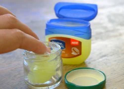 9 công dụng làm đẹp đáng ngạc nhiên của vaseline