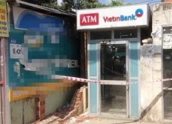 Băng trộm dùng ô tô phá trụ ATM