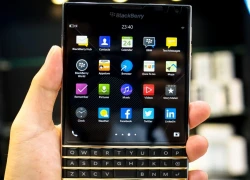 BlackBerry PassPort bằng vàng khối đầu tiên trên thế giới