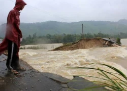 'Bom nước' đang treo trên đầu hàng vạn người dân