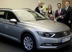 Chiếc Volkswagen Passat 2015 đầu tiên đến tay khách hàng