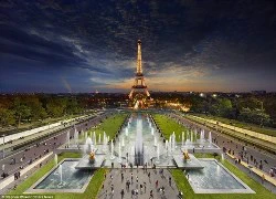 Chụp 1500 bức ảnh để có một Eiffel nửa sáng nửa tối