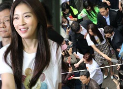 Ha Ji Won tươi như hoa giữa 'rừng' fans Việt