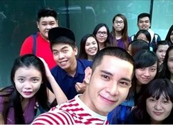 Hồ Vĩnh Khoa thách thức Ngọc Quyên chụp wefie?