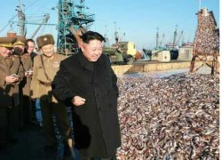 Kim Jong-un thị sát xưởng cá quân nhu