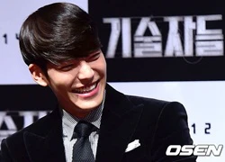 Kim Woo Bin cười "hết cỡ" trong họp báo phim