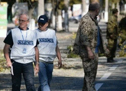 OSCE xác nhận có xe chở thi thể binh sĩ băng qua biên giới Nga-Ukraine