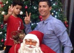 Ronaldo và quý tử xì-tin đón Giáng sinh sớm