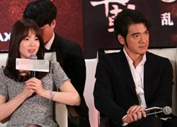 Song Hye Kyo khen Takeshi Kaneshiro ga lăng