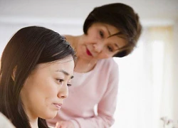 Stress nặng vì mẹ chồng luôn soi mói