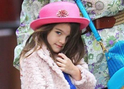 Suri Cruise khiến mẹ sợ hãi mỗi mùa Giáng sinh