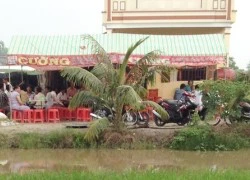 Vừa chôn con thì đến đám tang cha