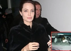 Angelina Jolie lộ khuôn mặt mệt mỏi sau tai nạn xe hơi