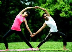 &#8220;Bà trùm&#8221; Venus Hạ Vy khoe vóc dáng siêu mỏng với Yoga