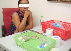 Bắt phụ nữ giấu heroin trong nội y