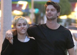 Bị mẹ bạn trai phản đối, Miley Cyrus vẫn công khai hẹn hò