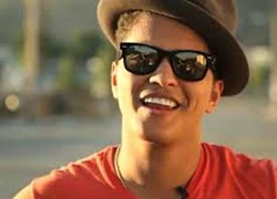 Bruno Mars lập kỷ lục về nhạc số tại nước Anh