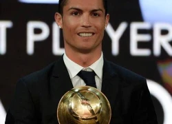 C. Ronaldo nhận liên tiếp hai giải thưởng