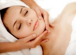 Cách làm căng da mặt không cần đến spa