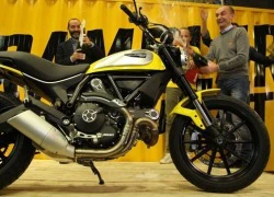 Chiếc xe giá "mềm" Ducati Scrambler đầu tiên xuất xưởng tại Ý