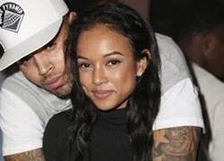 Chris Brown tái hợp người mẫu gốc Việt