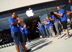 Đằng sau vẻ hào nhoáng tại các cửa hàng Apple Store